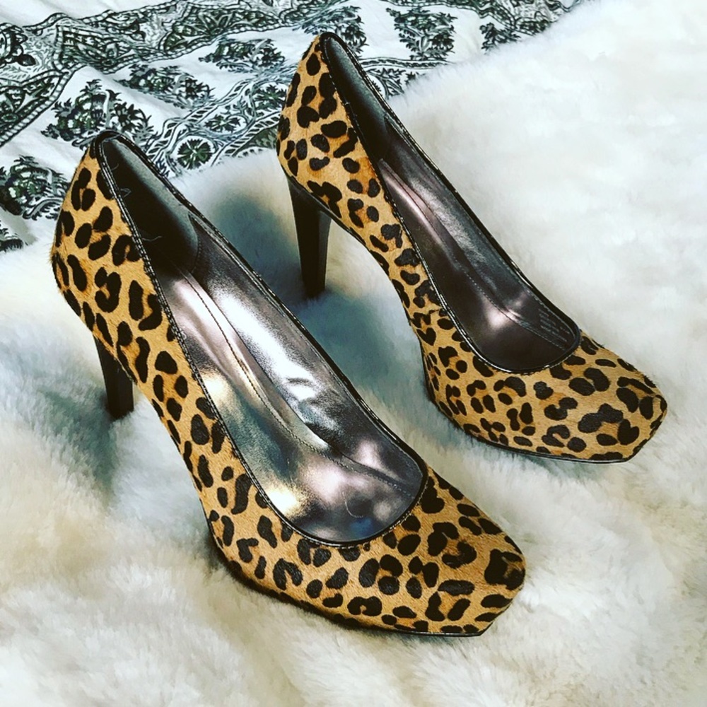 Like-New Calvin Klein Leopard Print Pumps - Picture 2 of 7
